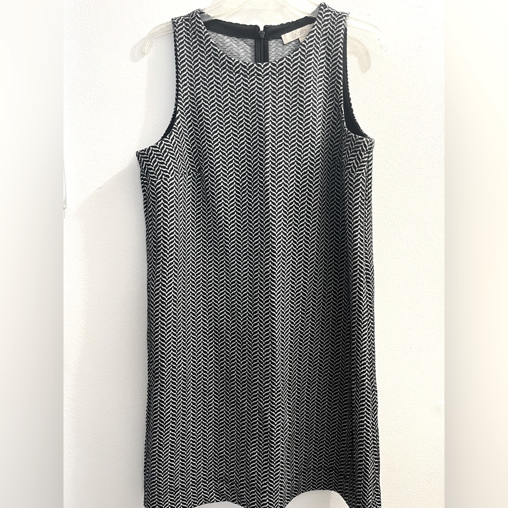 LOFT Sleeveless Shift Dress Herringbone Print Black/White. Size Large Petite.